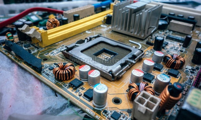 Komponen Motherboard pada Komputer dan Fungsinya Lengkap
