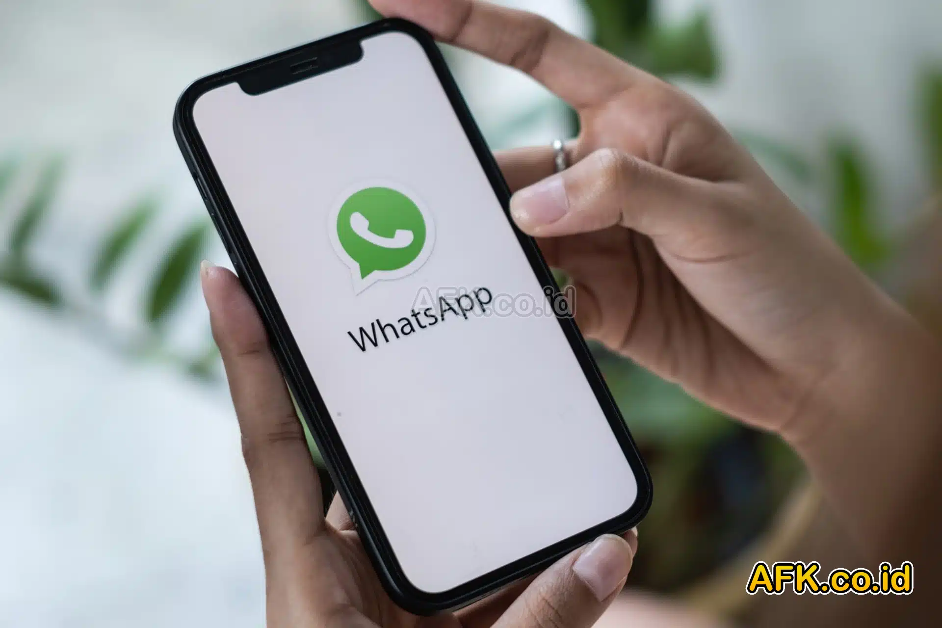 ilustrasi cara tag dan repost story whatsapp